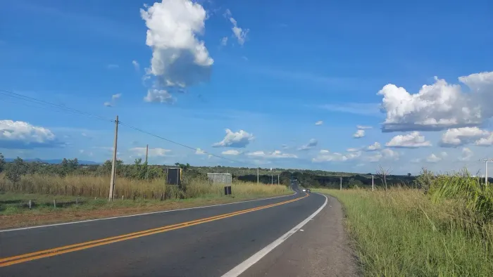 Área de 5 hectares Cuiabá sentido Cuiabá-Guia MT-010