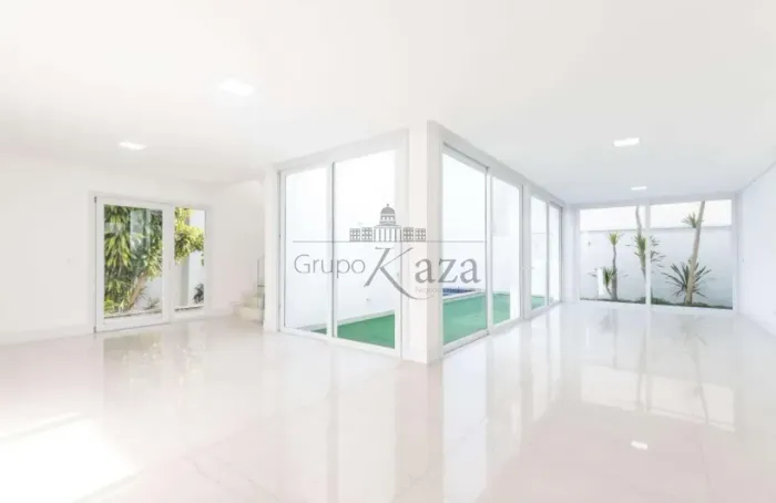 Casa em condomínio - Alto da Boa Vista - 4 Suítes - 365m².