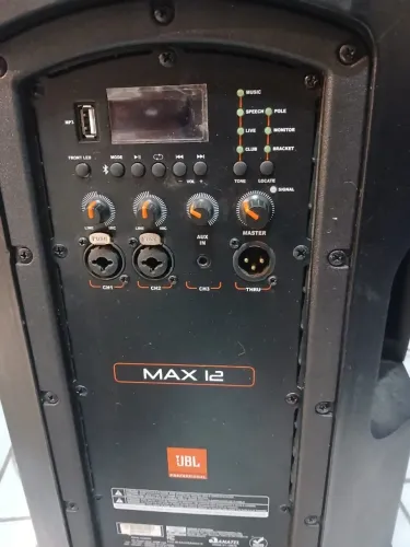 JBL Max 12 é uma caixa de som