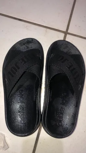 Vendo uma sandália da petite Jolie no valor 160,00 reais tamanho 36 cor preta