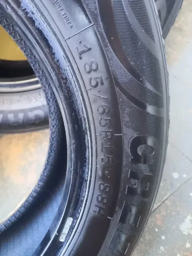 Pneu 185 / 65 aro 15