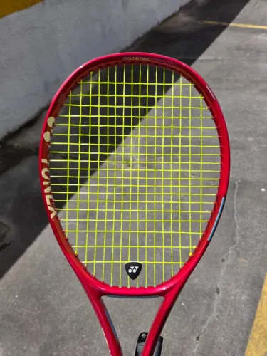 Raquete Yonex Vcore 98 modelo 2026 grip L3