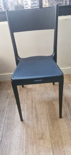 Cadeira Tramontina Diana Eco em Polipropileno Reciclado preta. 