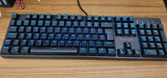 Teclado mecânico Redragon Surara Pro