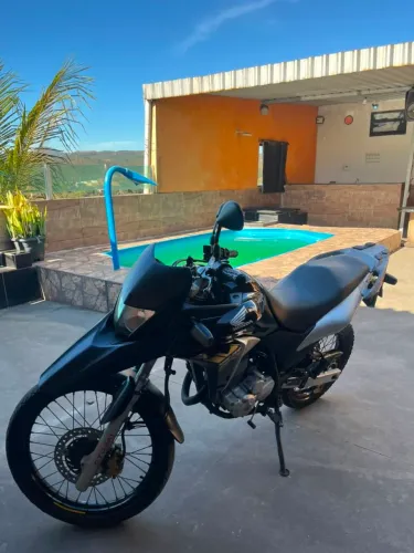 XRE 2013 único dono, 42.000km originais, manual e chave reserva.