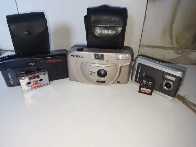 Câmera Mitsuca mini gravador com fita e Câmera Mirage com cartão de memória