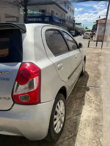 Toyota Etios X 1.3 Flex 16V 5P Mec. 2013