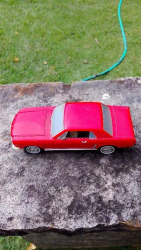 Miniatura Ford Mustang 