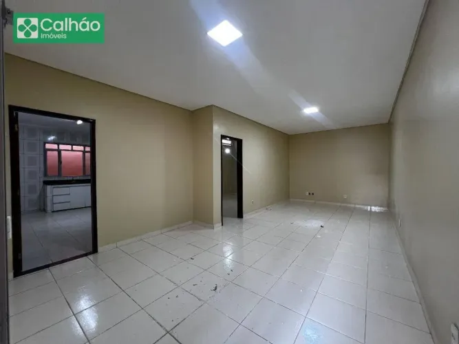 Casa com 3 dormitórios para alugar, 140 m² por R$ 2.783,00/mês - Taguatinga Norte - Taguat