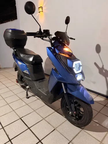 Bicicleta / Moto elétrica autopropelidos