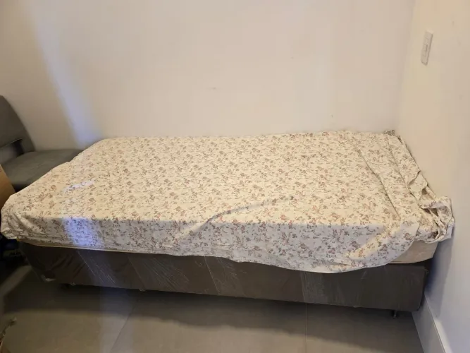 Vendo base bix + colchão solteiro - bom estado de conservação - somente venda