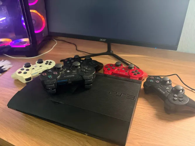 PS3 SLIM + 5 CONTROLES + 14 JOGOS 