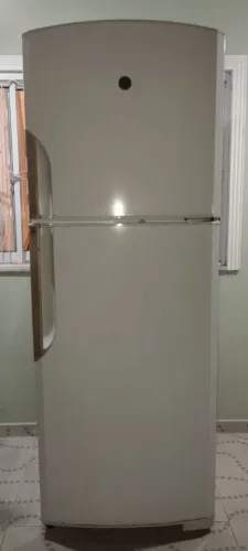Geladeira duplex GE 450 litros. <br>Funcionando perfeitamente. <br>Linha branca.