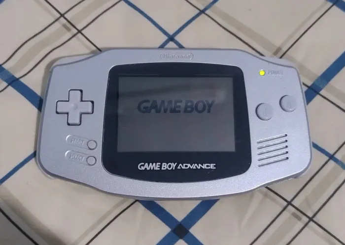 Nintendo Game Boy Advance Platinum