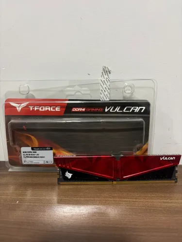 MEMÓRIA RAM T-FORCE VULCAN 8GB DDR4