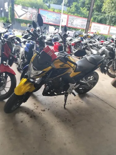 CB300F 2024 DOURADA 