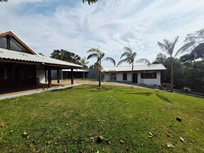 Casa com 3 dormitórios, sendo 1 suíte para venda ou locação - Granja Viana - Cotia - SP