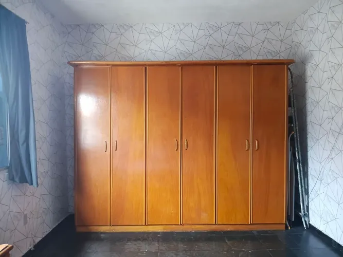 Guarda-roupa Madeira Maciça Angelin - 6 Portas - Urgente