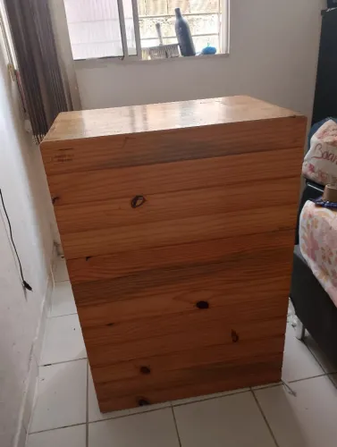 Recepção em pinho indenizada