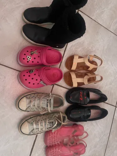 Lote sapato infantil menina n°29/30..