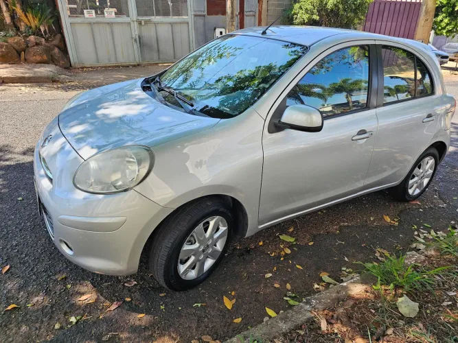 Nissan March SV 1.6 16V Flex Fuel 2014
