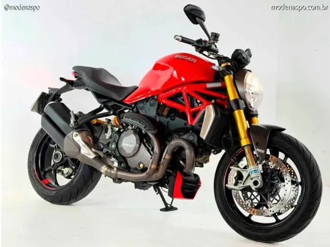 Ducati Monster 1200S