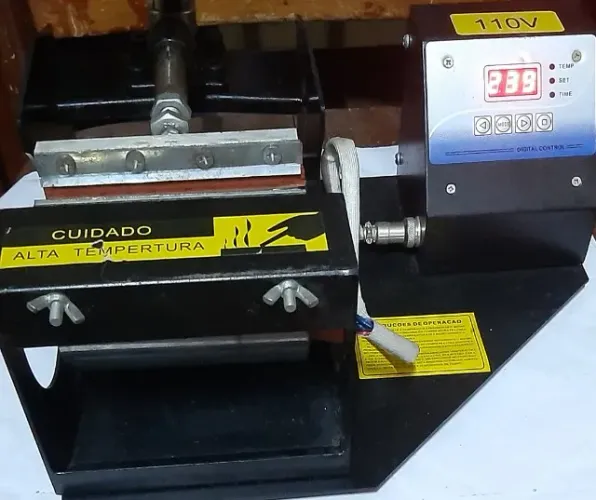 Maquina de Estampar Caneca Sublimação 110V Preta