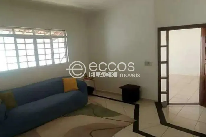 Casa à venda, 4 quartos, 2 suítes, 2 vagas, Vigilato Pereira - Uberlândia/MG