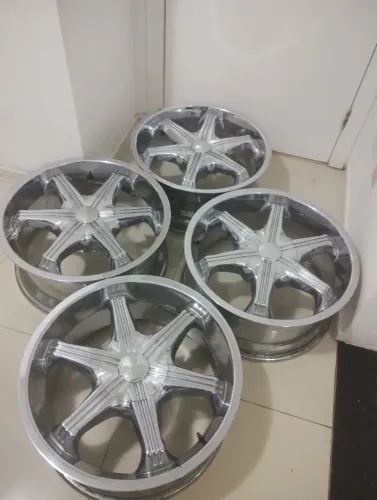 Rodas Mangels Extreme Aro 20 6 furos. Rodas em perfeito estado de conservação pouco usada.