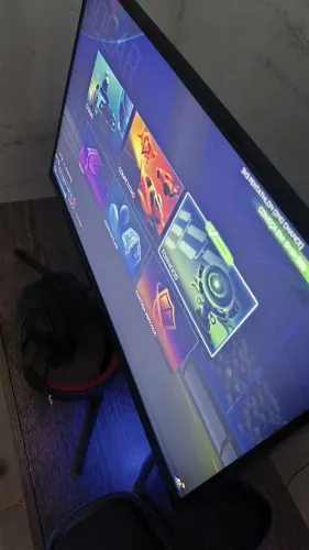 Monitor 27'  de 165HZ, 0.3ms, freesynk 1 mês de uso, praticamente novo com caixa