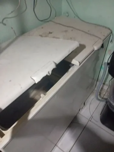 Vendo uma frizer toda boa pegando perfeitamente