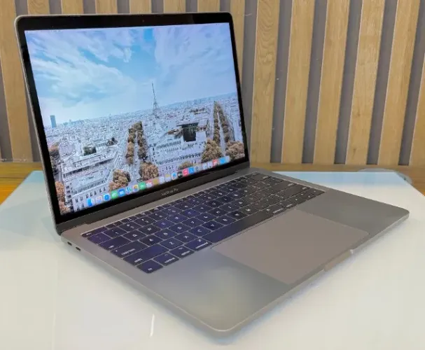 MacBook PRO 2017 A1708 Retina I5 2.3ghz Mem 8gb