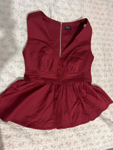 Blusa marca TALGUI nunca usada R$30,00