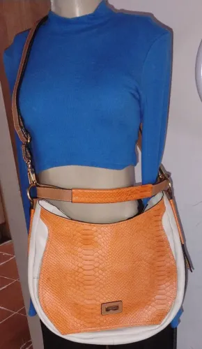 Bolsa de Couro Bella Original em perfeito estado 