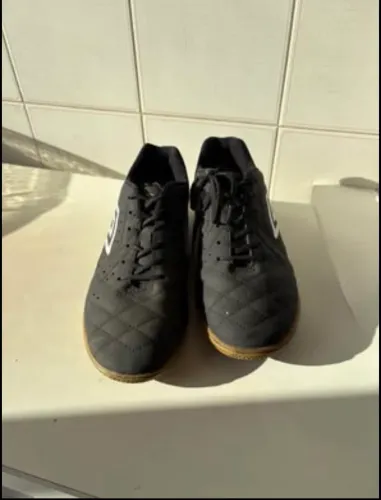 Chuteira Futsal Umbro Preta 