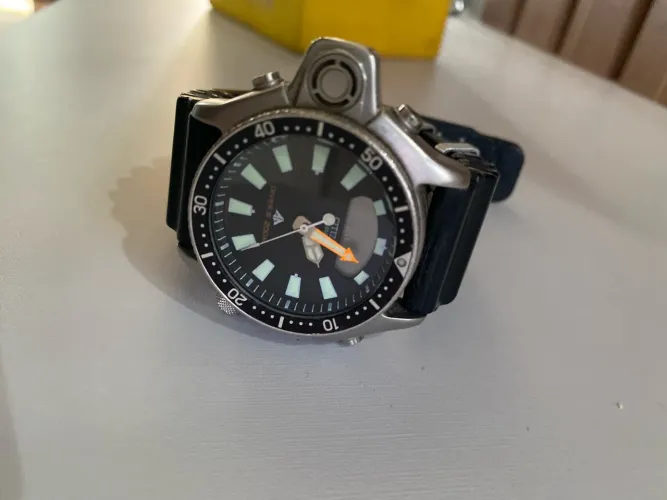 Relógio citizen divers 200