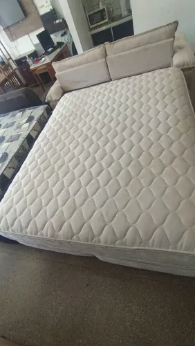 Cama box Queen size Colchão molas ensacandas 
