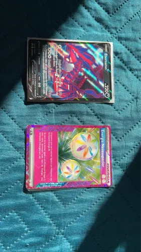 Conjunto carta Pokémon energia neossuperior,eternatus V com sleev