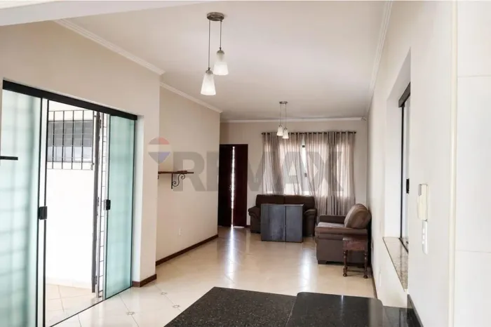 casa com 2 quartos e garagem em Itapira - SP