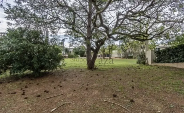 Terreno em Condomínio - Alphaville - Santana de Parnaíba - 490m².