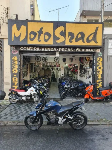 CB 300 F ANO 2025 4 MIL KM