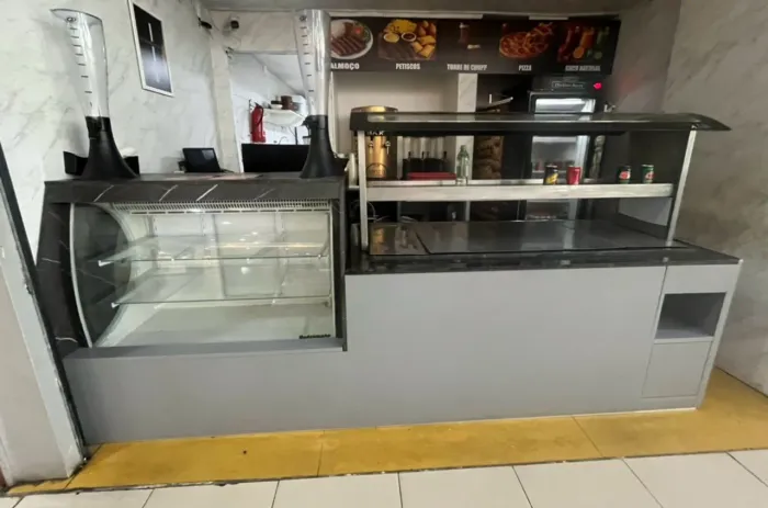 Vitrine refrigerada + buffet 12 cibas