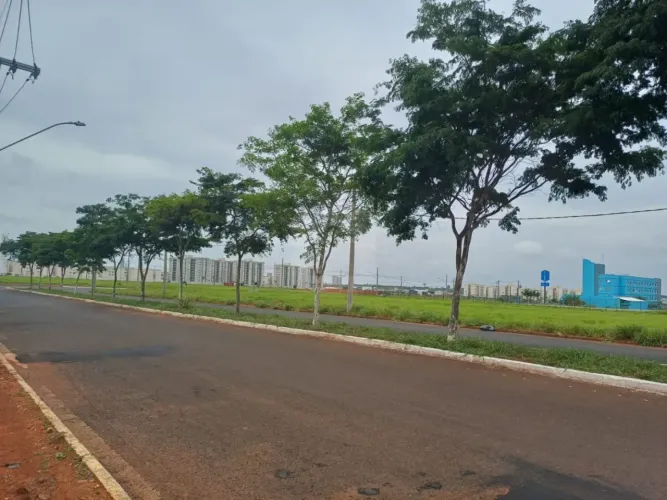 Terreno Comerciais à venda no bairro Grand Ville.