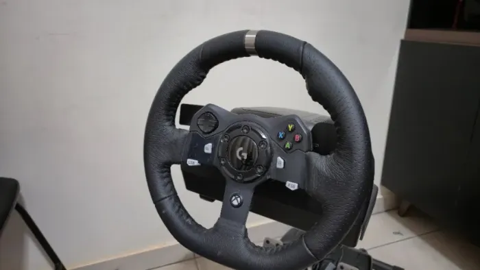 Volante Logitech G920 (Volante + Pedais)