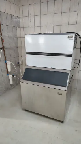 Máquina de gelo Everest 300 2 módulos.