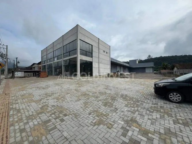 Galpão com 500m² no bairro Guabiruba Sul!!!
