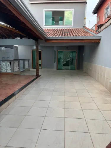 Sobrado para venda com 189 metros quadrados com 2 quartos em Jardim Santa Lúcia - Sorocaba