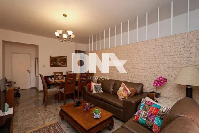 Apartamento - / Residencial / Copacabana