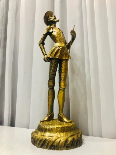 Estátua Dom Quixote Escultura Em Resina Enfeite Escritório