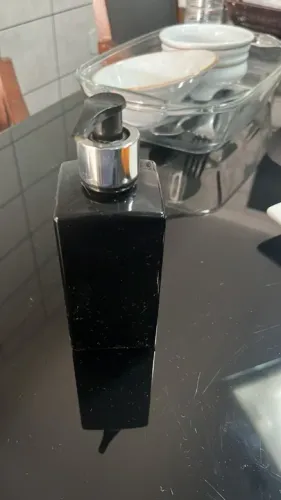 KIT 5 PORTA ALCOOL EM GEL/SABONETEIRA 250ML VAVULA PRETA, VIDRO FUME